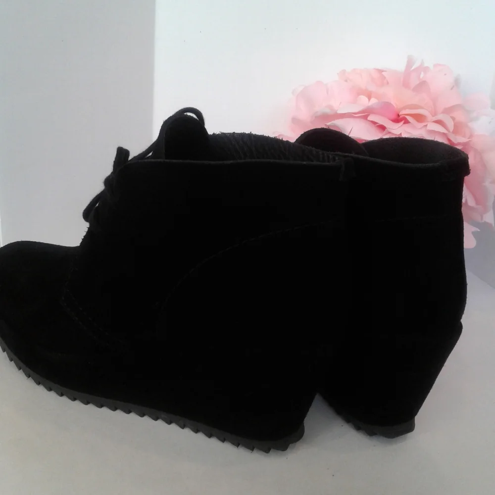 Pedro Garcia black suede leather wedge  boo